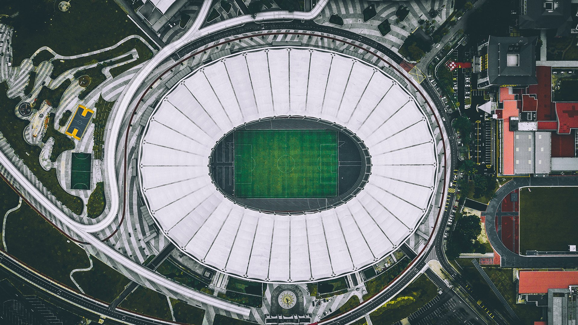五大联赛中场组合是否趋于一控一防搭配，五大联赛中锋